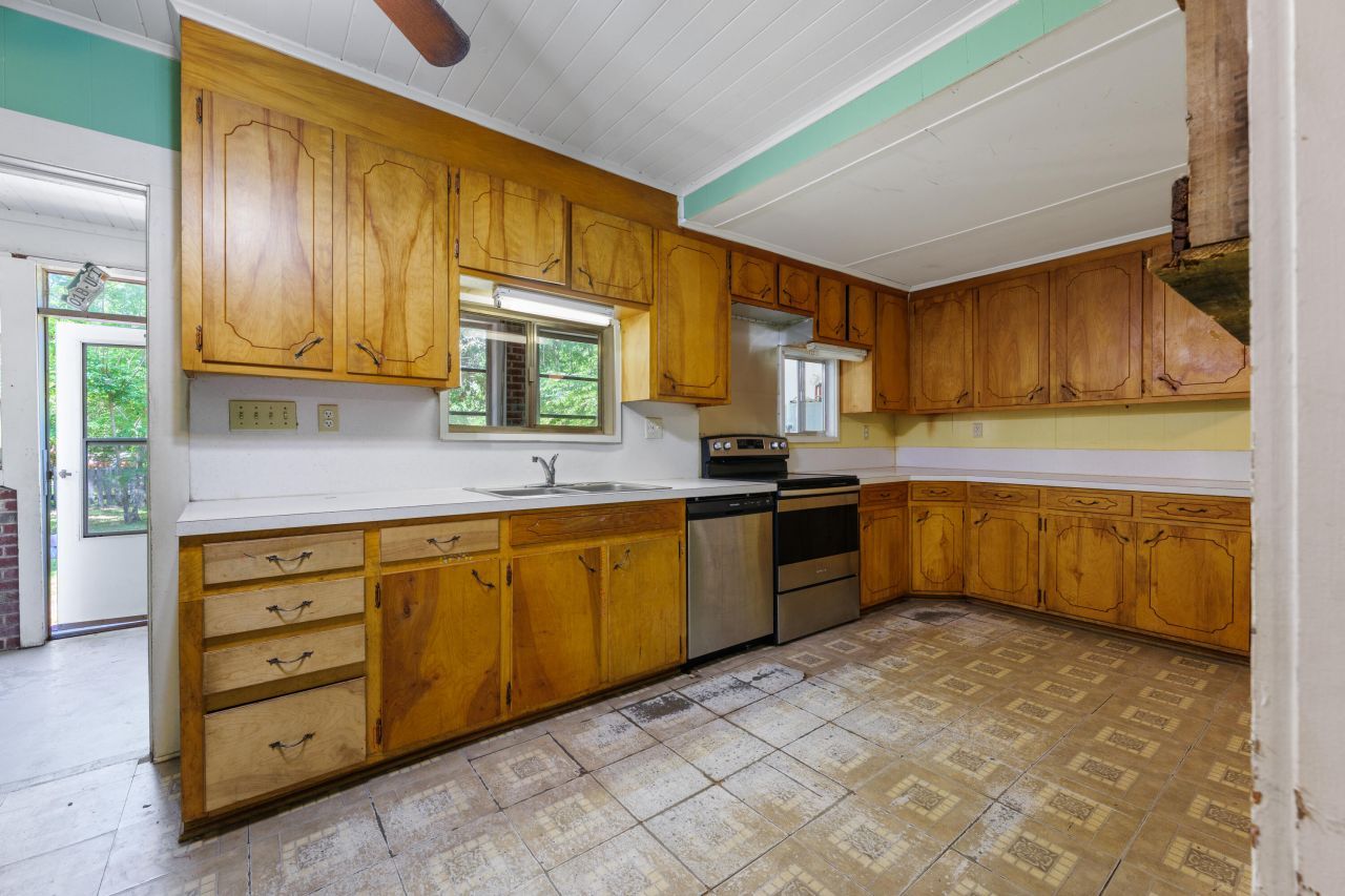 2234 River Road Photo 18