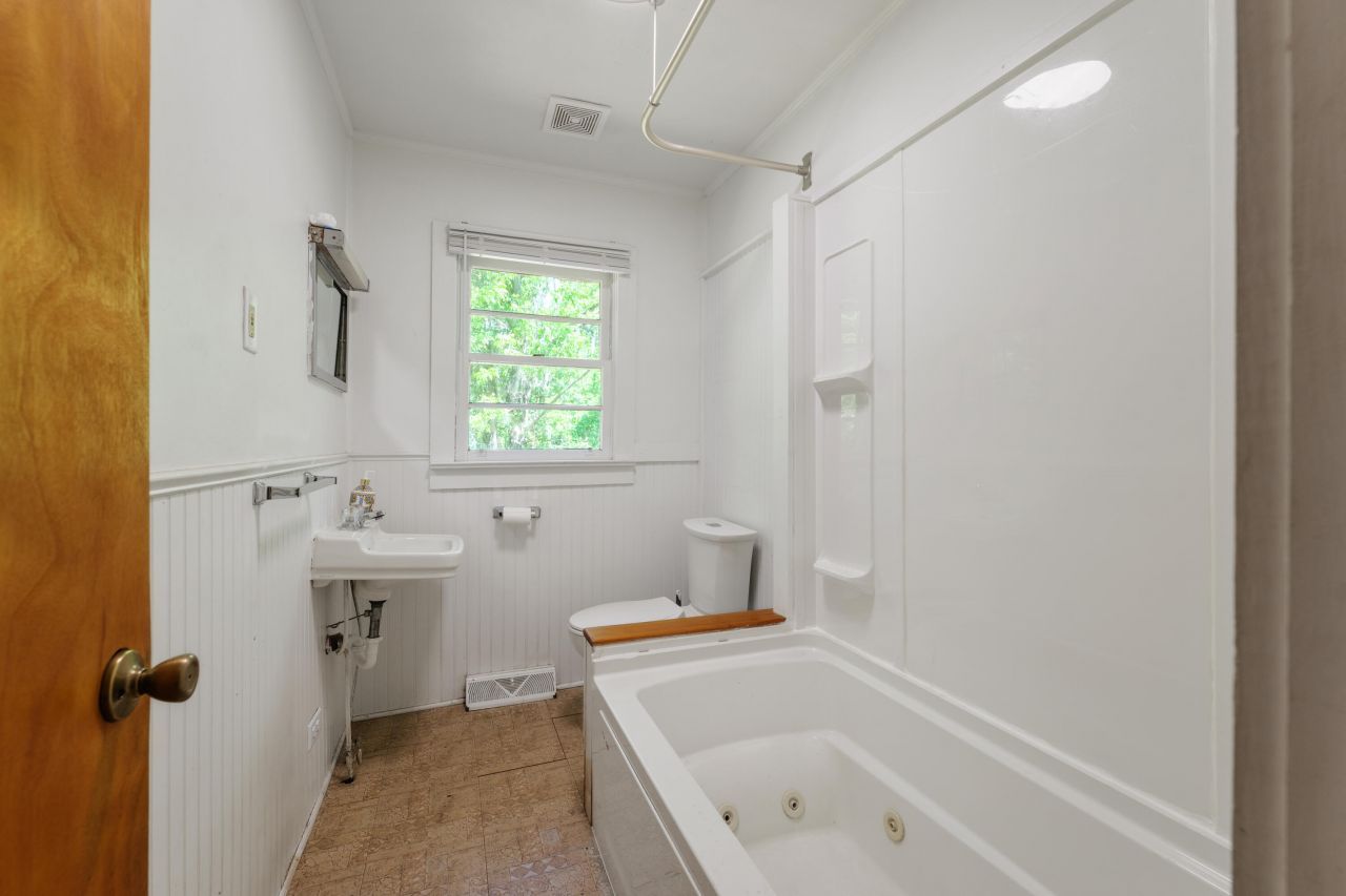 2234 River Road Photo 21