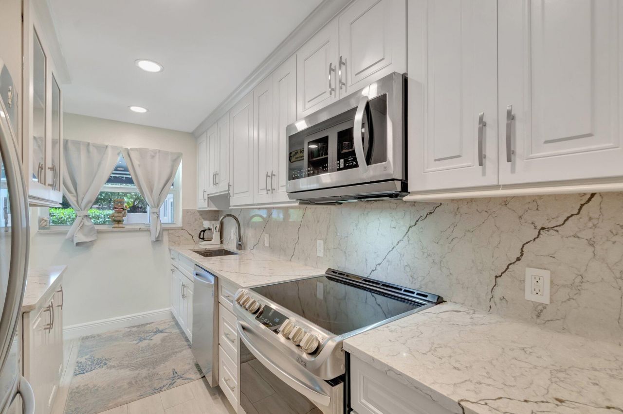 5700 Old Ocean Boulevard, Unit R, Ocean Ridge, FL 33435 Photo