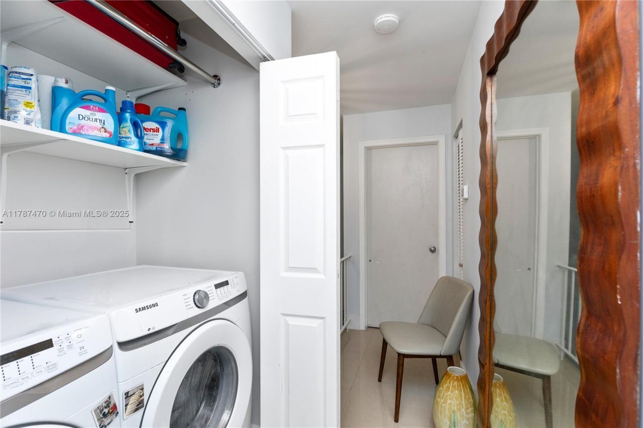 8956 Palm Tree Ln, Unit 8956, Pembroke Pines, FL 33024 Photo