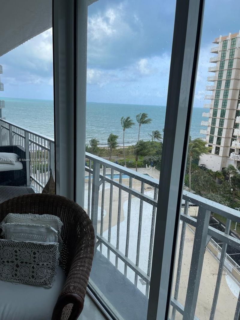 600 Grapetree Dr, Unit 7CS, Key Biscayne, FL 33149 Photo