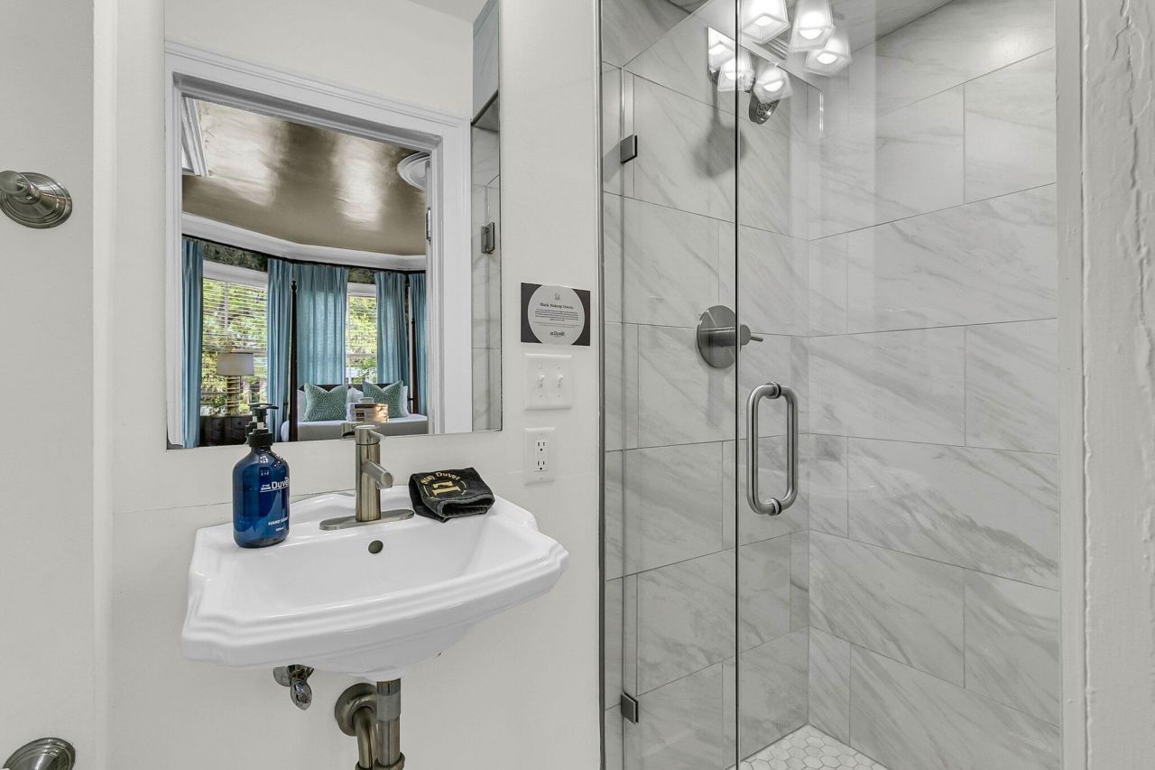 184 Ashley Avenue Photo 13