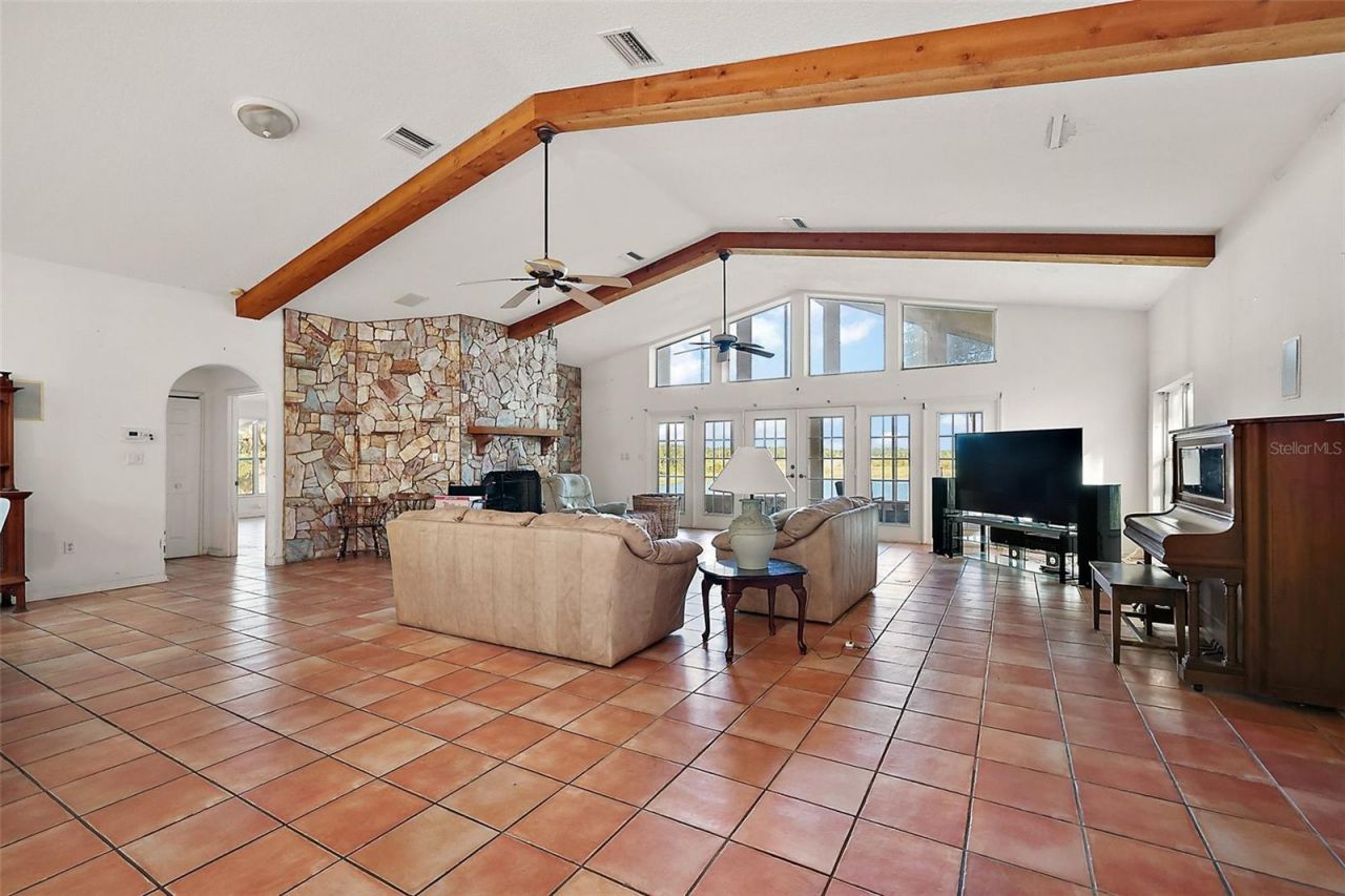 27011 SE Highway 42, Umatilla, FL 32784 Photo