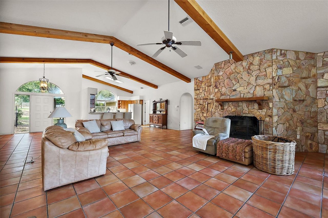 27011 SE Highway 42, Umatilla, FL 32784 Photo