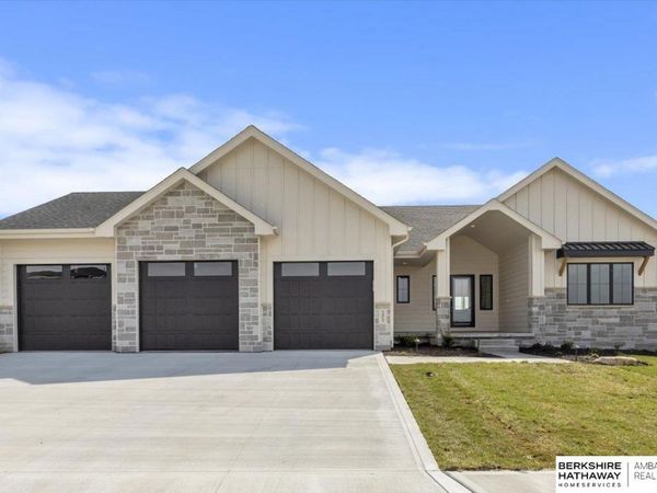 5403 N 196th Street, Elkhorn, NE 68022