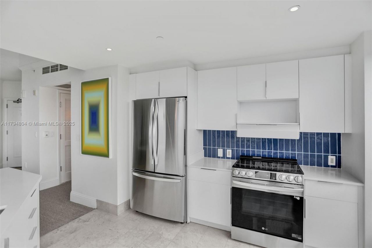 4401 Collins Ave, Unit 814, Miami Beach, FL 33140 Photo