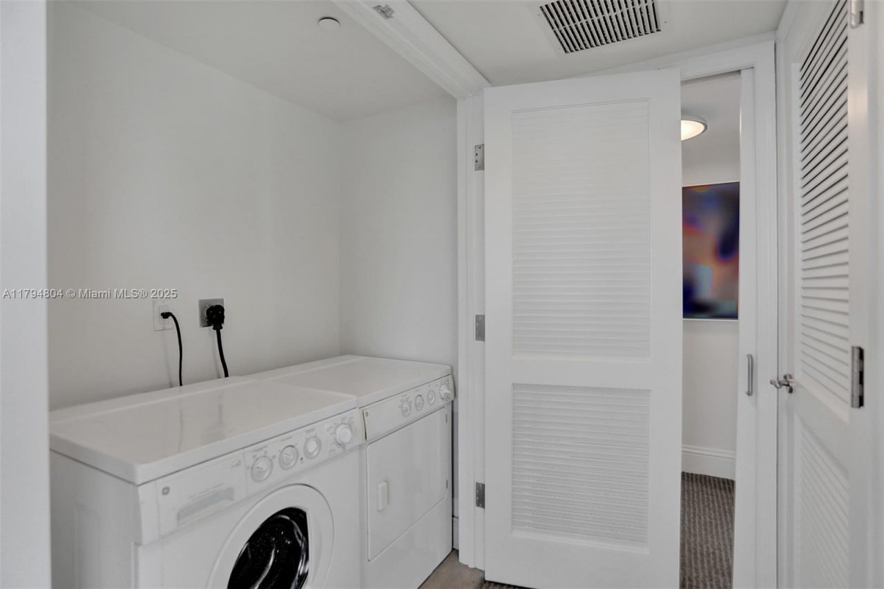 4401 Collins Ave, Unit 814, Miami Beach, FL 33140 Photo