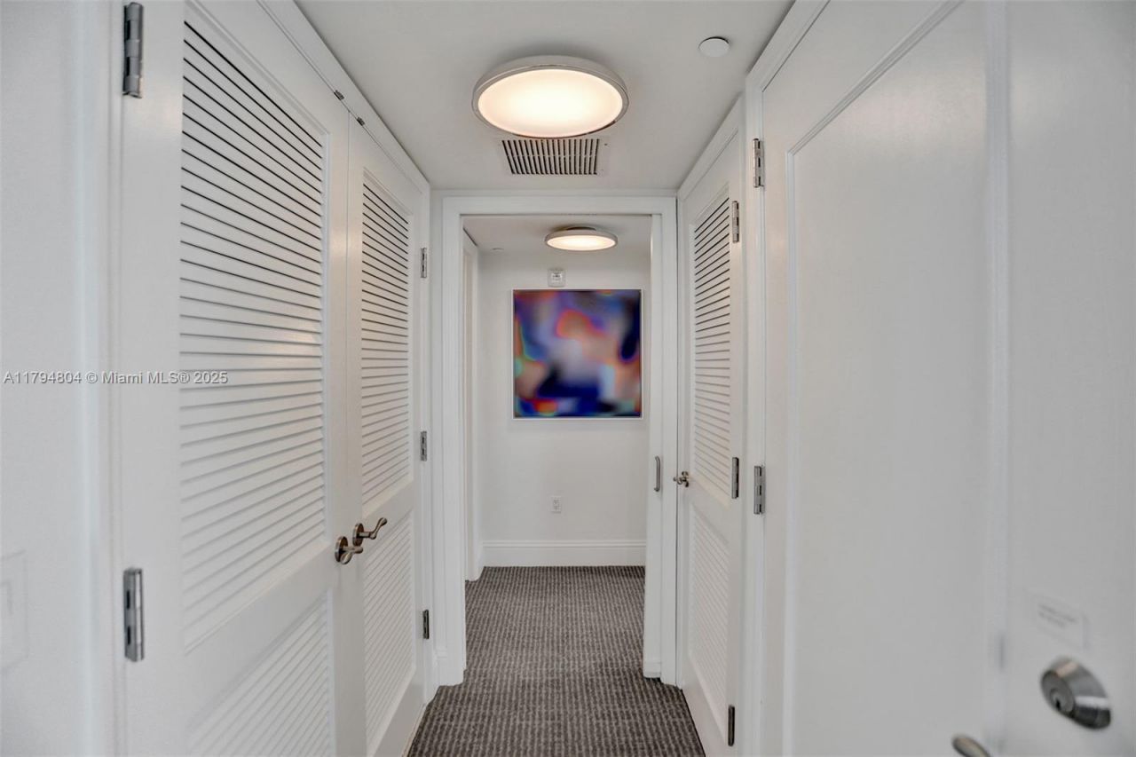 4401 Collins Ave, Unit 814, Miami Beach, FL 33140 Photo