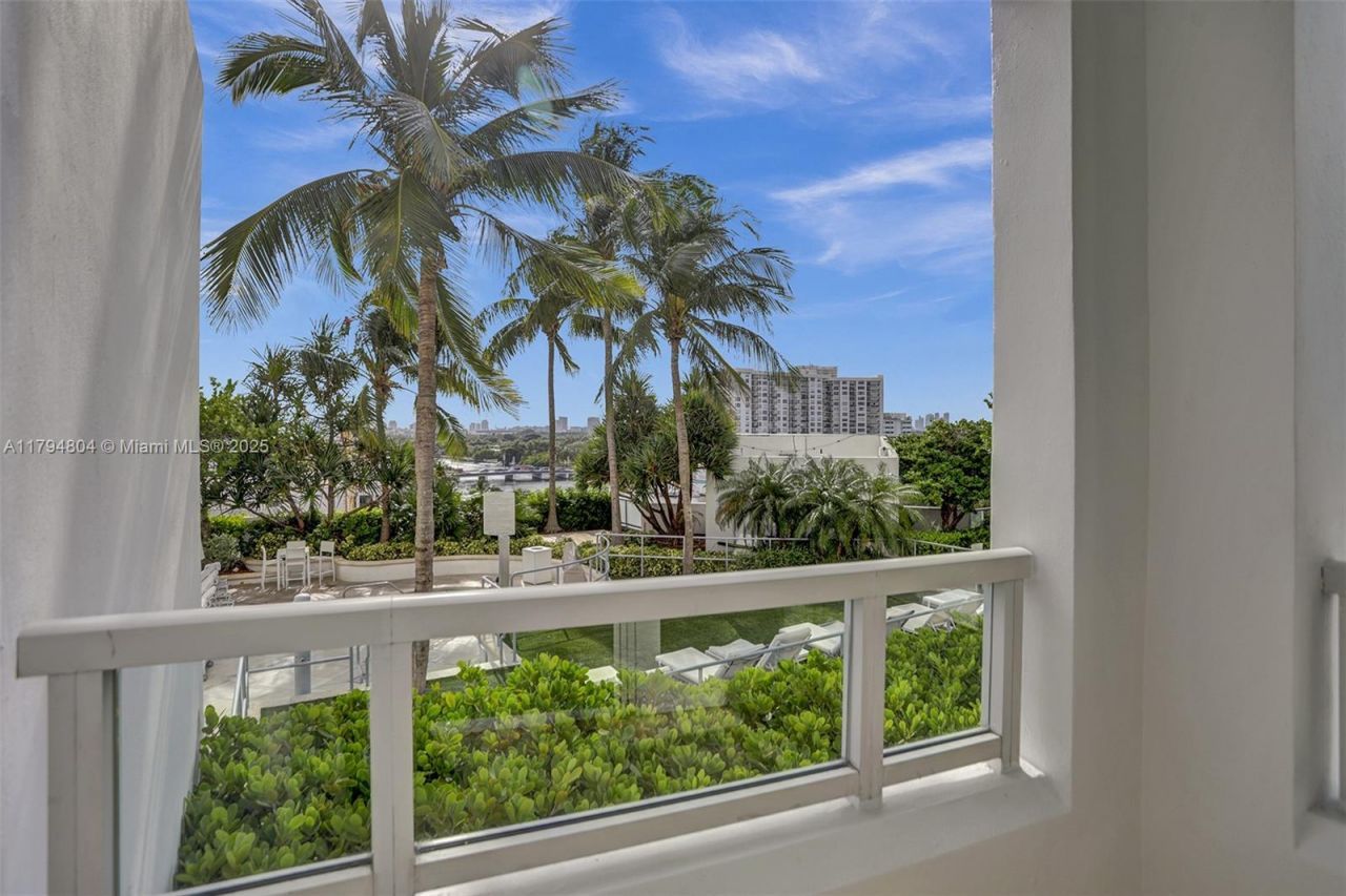 4401 Collins Ave, Unit 814, Miami Beach, FL 33140 Photo
