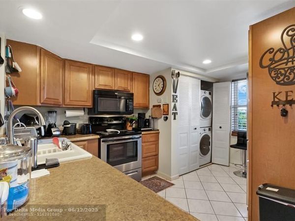 7688 NW 18th Street, Unit 407, Margate, FL 33063