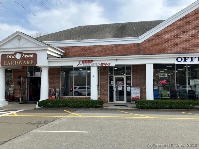 54 Halls, Old Lyme, CT 06371 Main Photo