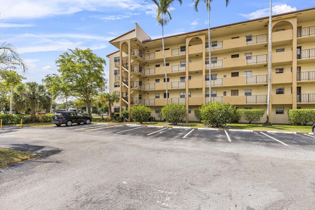 3905 N Nob Hill Road, Unit 300, Sunrise, FL 33351 Photo