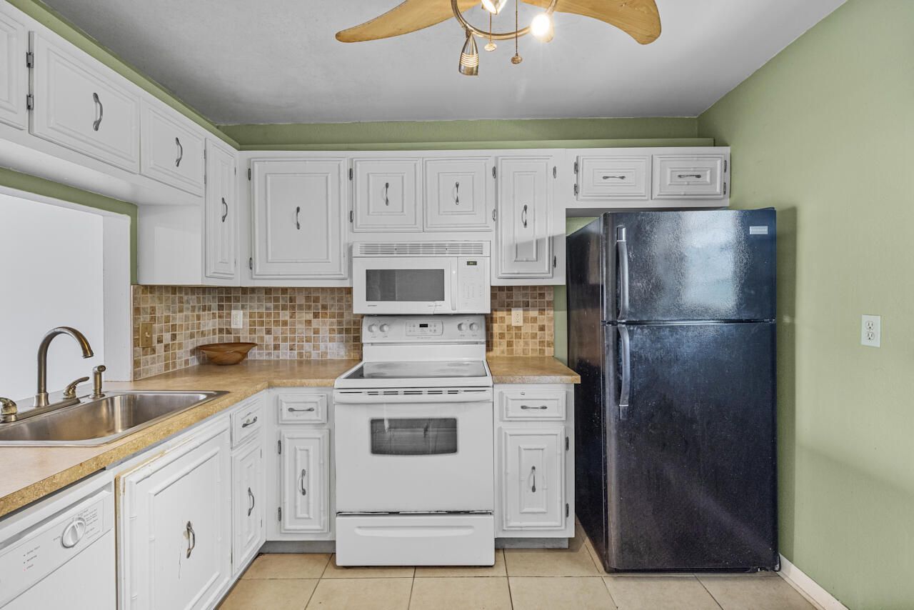 3905 N Nob Hill Road, Unit 300, Sunrise, FL 33351 Photo