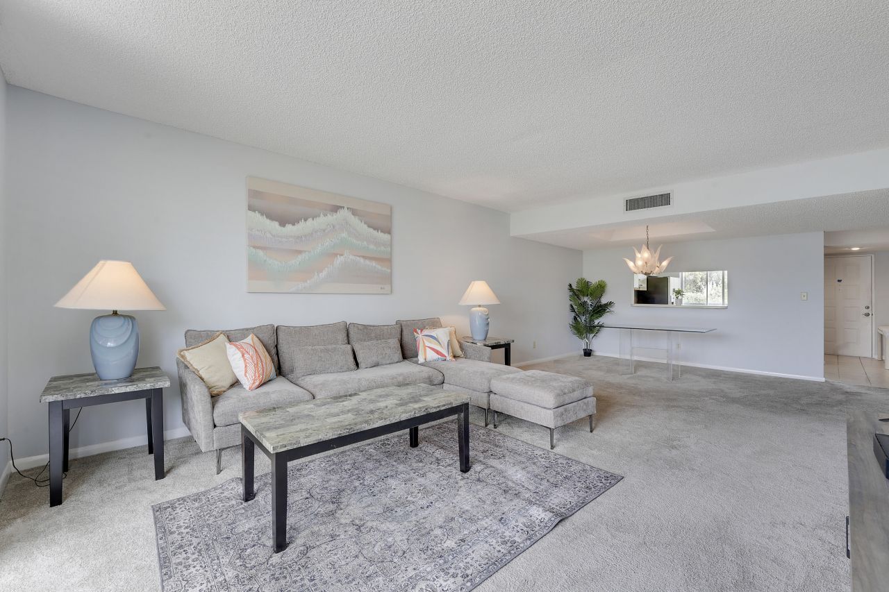 6698 10th Avenue N, Unit 205, Lake Worth, FL 33467 Photo