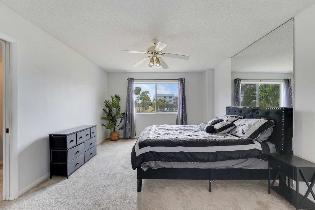 6698 10th Avenue N, Unit 205, Lake Worth, FL 33467 Photo