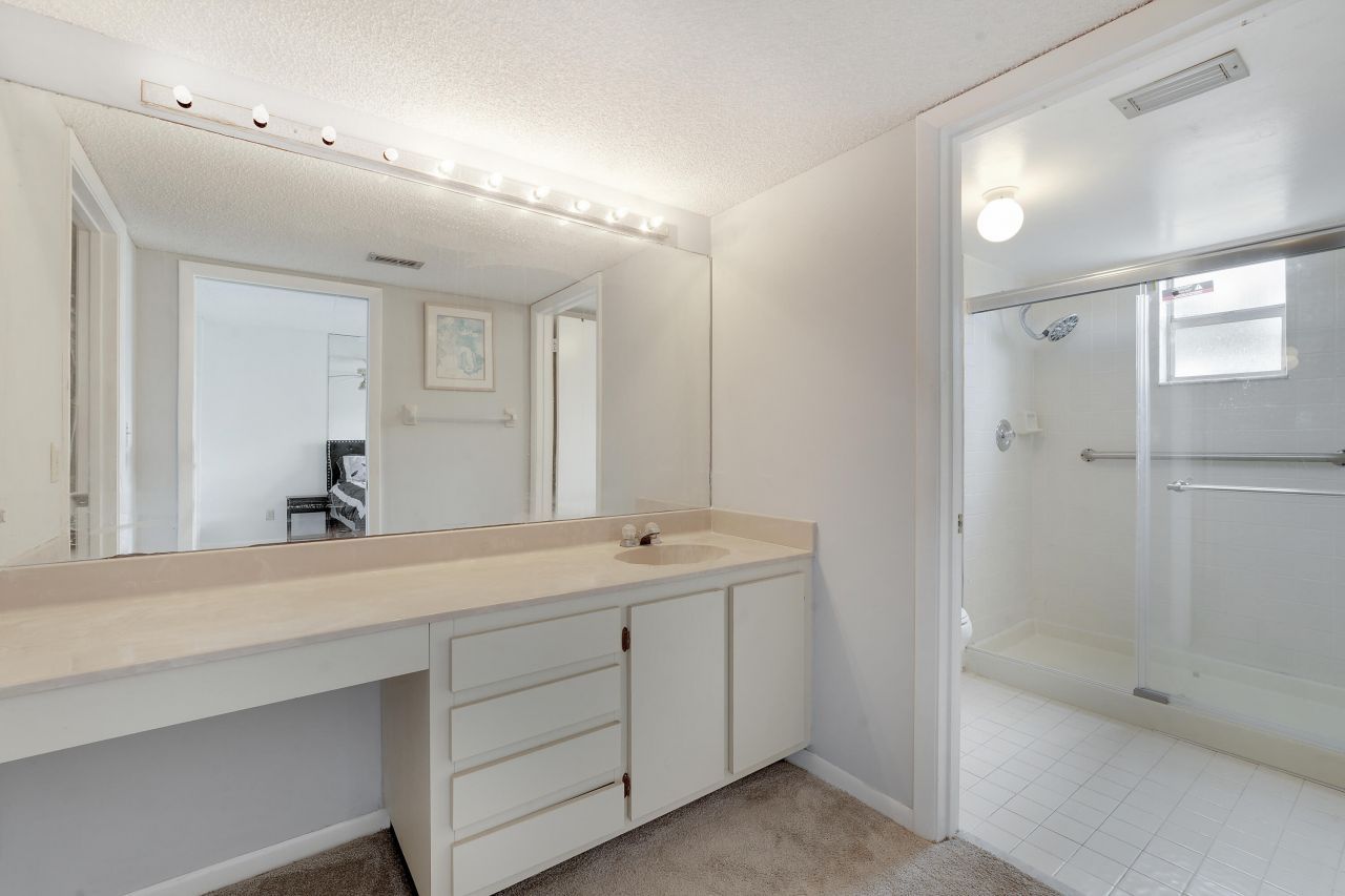 6698 10th Avenue N, Unit 205, Lake Worth, FL 33467 Photo