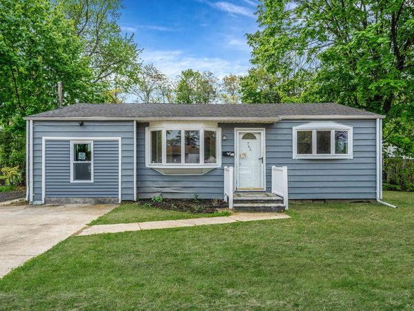 760 Spur Drive N, Bay Shore, NY 11706