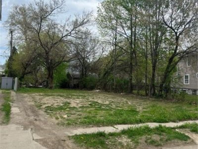 10213 Hampden Avenue, Cleveland, OH 44108 Photo 2