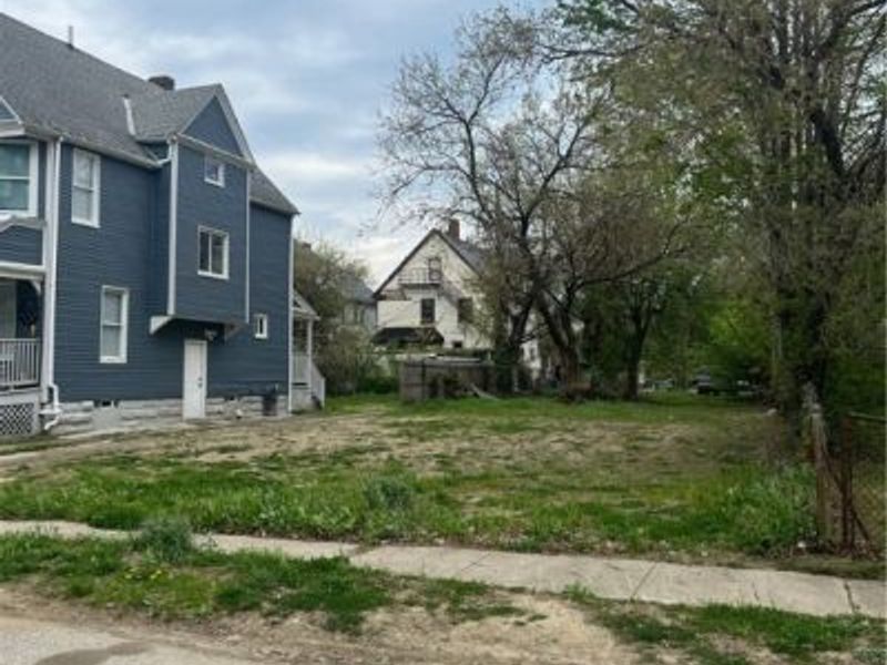 10213 Hampden Avenue, Cleveland, OH 44108 Photo 4