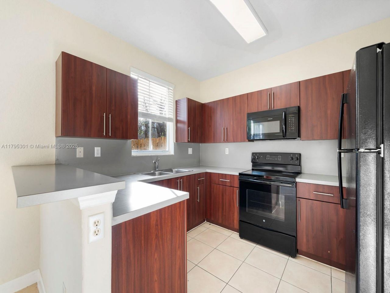 1416 SE 26th Ave, Homestead, FL 33035 Photo