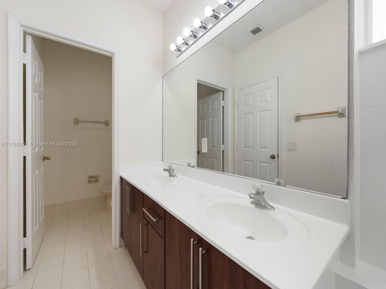 1416 SE 26th Ave, Homestead, FL 33035 Photo