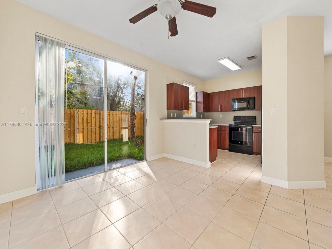 1416 SE 26th Ave, Homestead, FL 33035 Photo