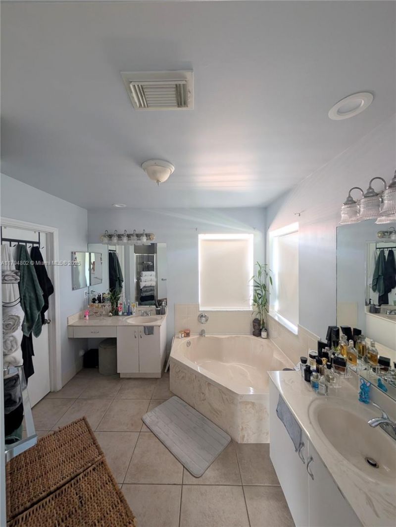 7683 NW 19th St, Pembroke Pines, FL 33024 Photo