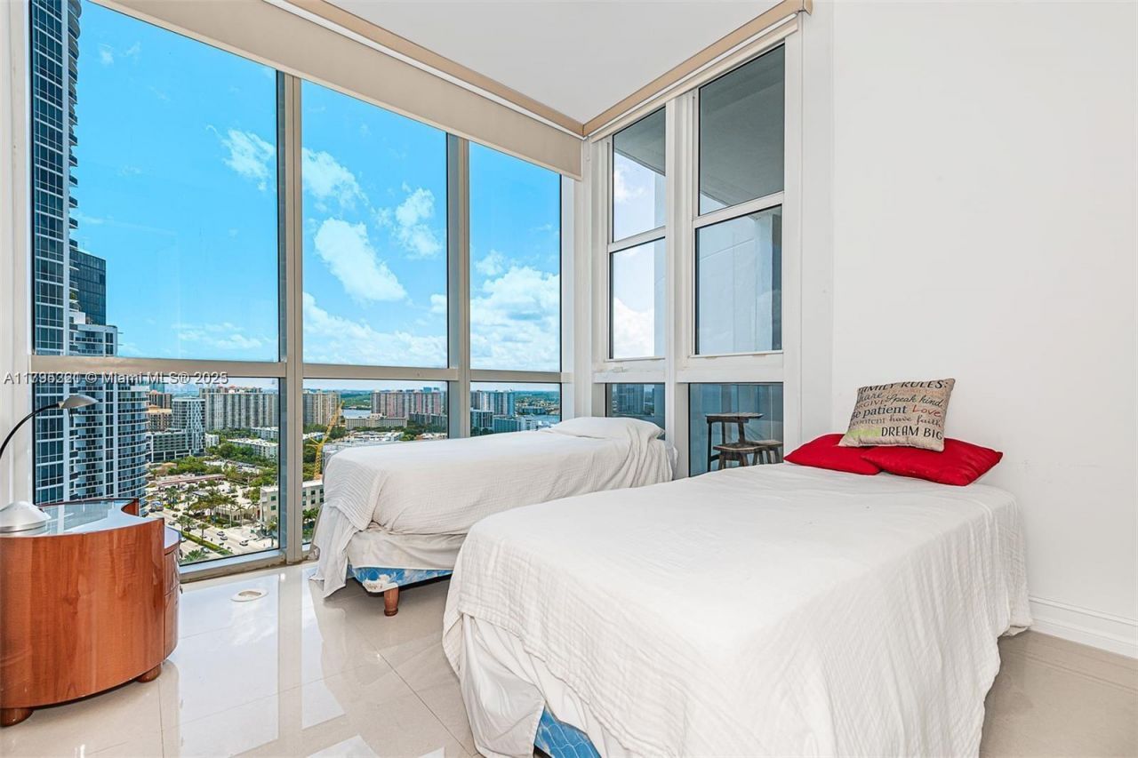 18201 Collins Ave, Unit 3405, Sunny Isles Beach, FL 33160 Photo
