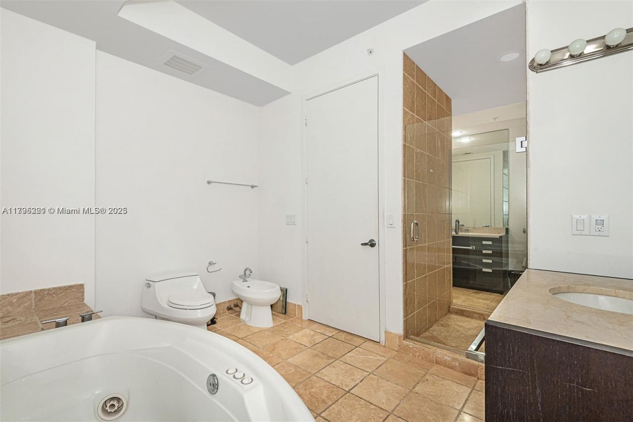 18201 Collins Ave, Unit 3405, Sunny Isles Beach, FL 33160 Photo