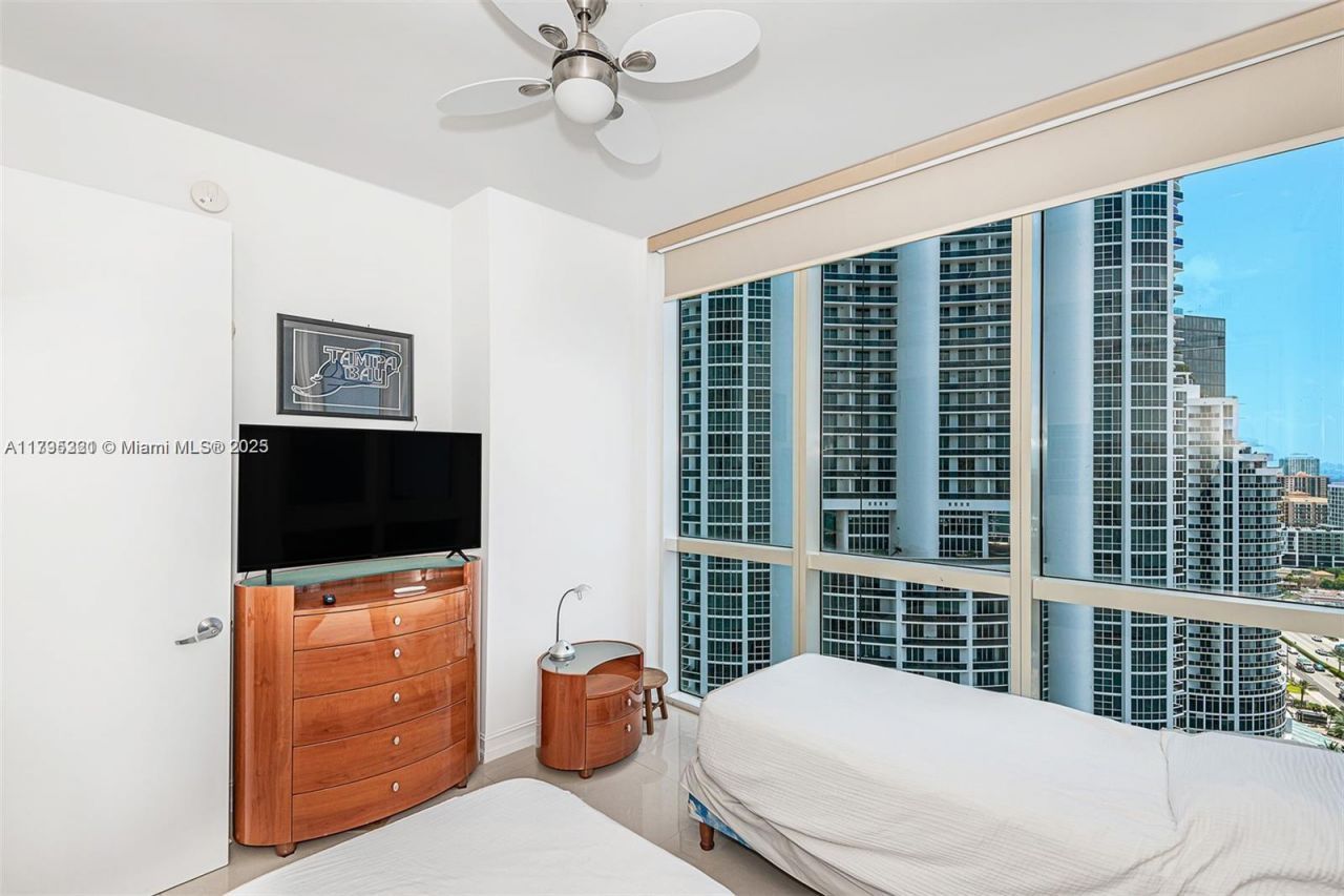 18201 Collins Ave, Unit 3405, Sunny Isles Beach, FL 33160 Photo