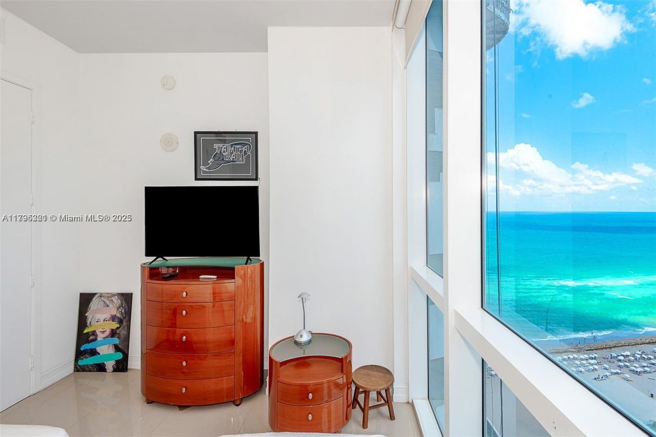 18201 Collins Ave, Unit 3405, Sunny Isles Beach, FL 33160 Photo