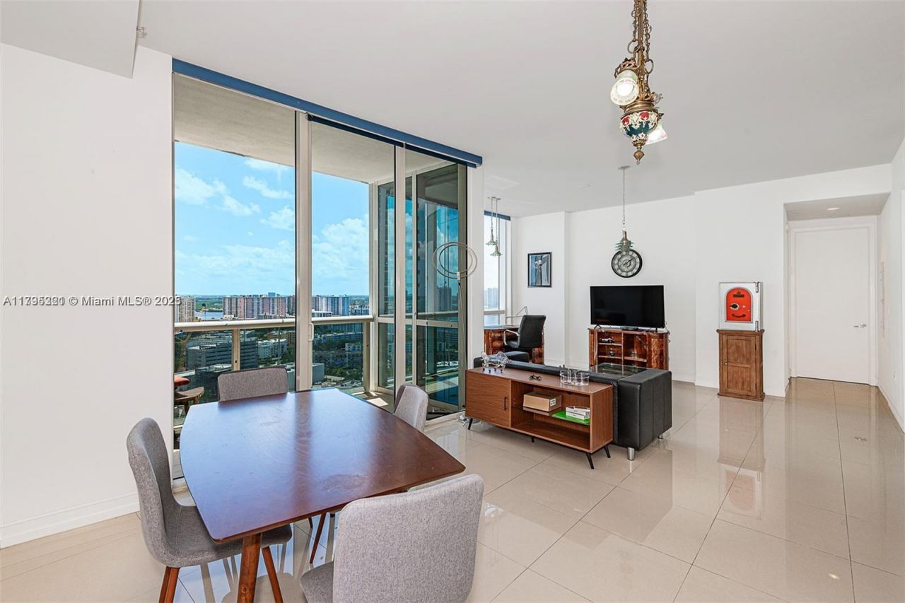 18201 Collins Ave, Unit 3405, Sunny Isles Beach, FL 33160 Photo