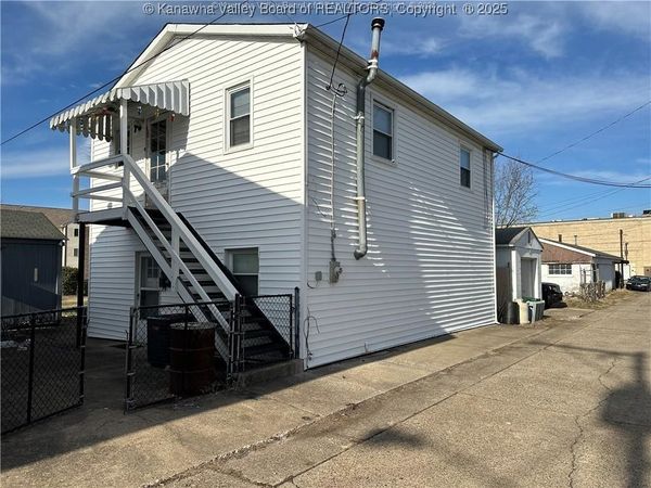 126 & 126 1/2 6th Avenue, South Charleston, WV 25303