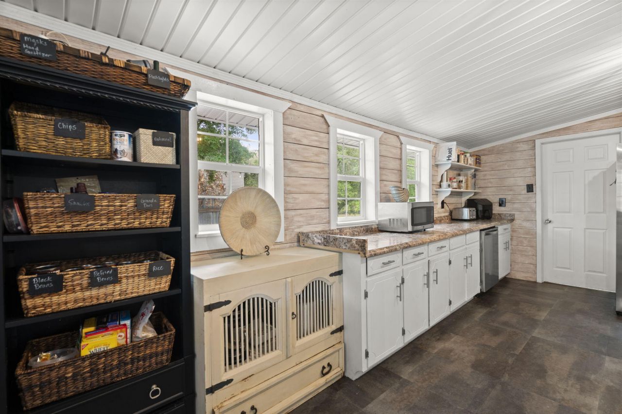 8487 Parkers Ferry Road Photo 13