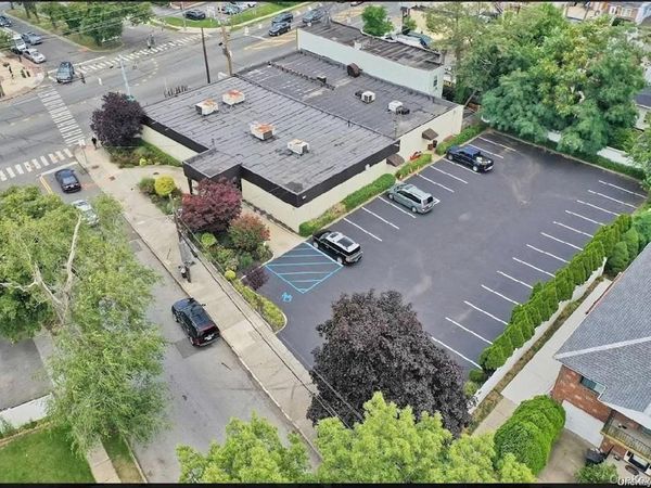 1529 Hempstead, Elmont, NY 11003