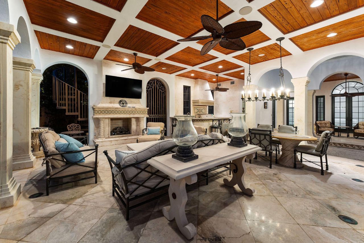 251 W Coconut Palm Road, Boca Raton, FL 33432 Photo