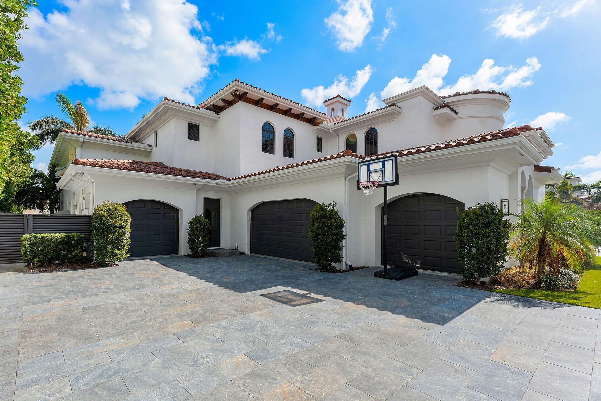 251 W Coconut Palm Road, Boca Raton, FL 33432 Photo