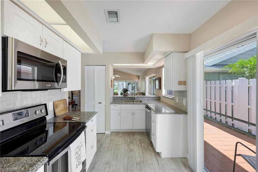 14871 Crescent Cove Dr, Fort Myers, FL 33908 Photo