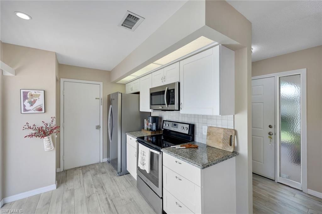 14871 Crescent Cove Dr, Fort Myers, FL 33908 Photo