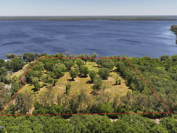 2570 HIGHWAY 17, Crescent City, FL 32112