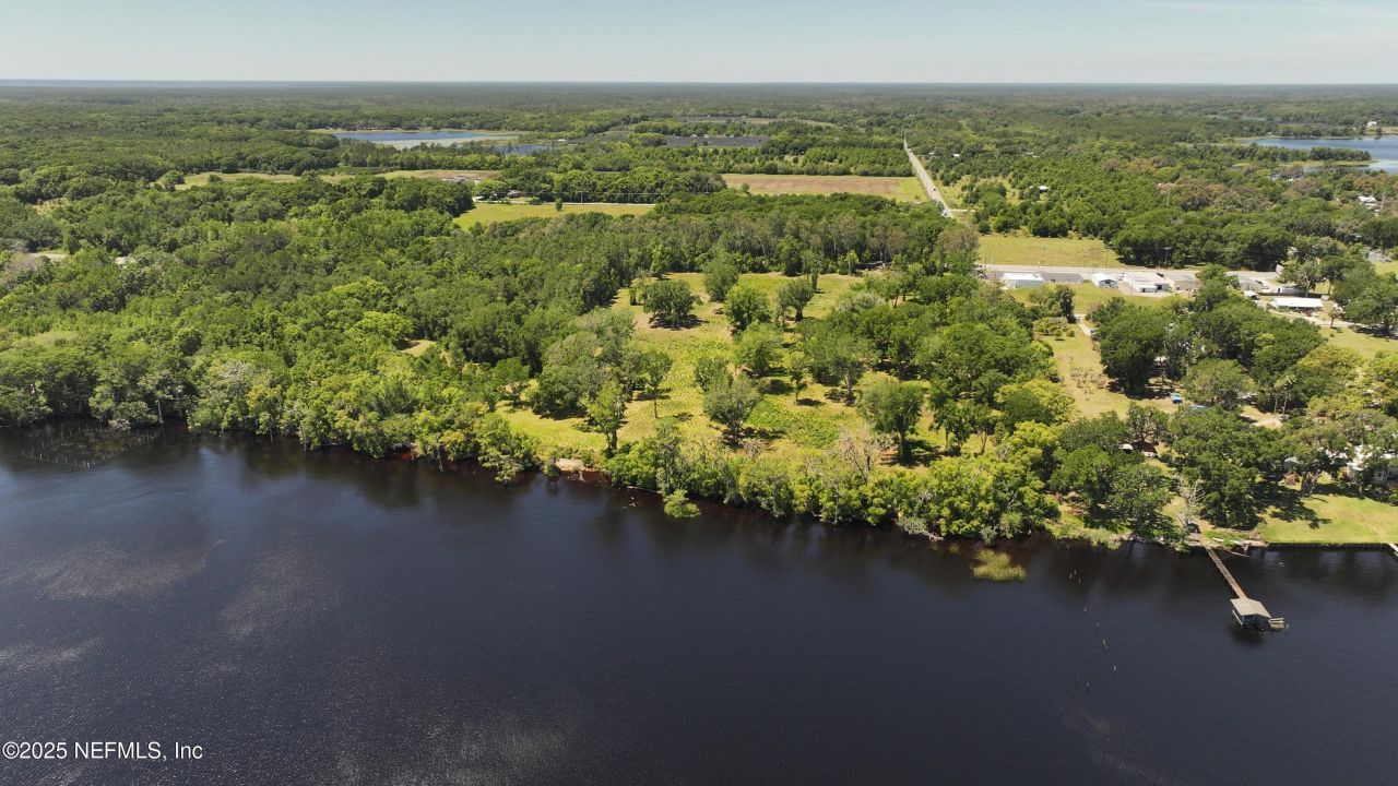 2570 Highway 17, Crescent City, FL 32112 Photo