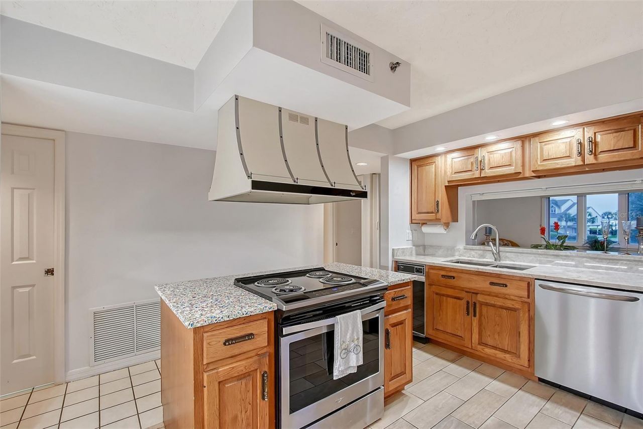 111 Tidy Island Boulevard, Bradenton, FL 34210 Photo