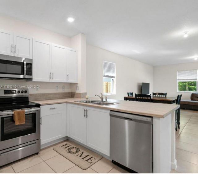 1414 SE 26th Ter, Homestead, FL 33035 Photo