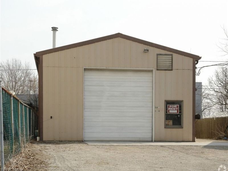 114 Kenwood Street, Elyria, OH 44035 Photo 2