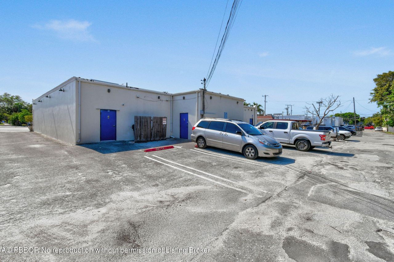 3300 S Dixie Hwy, West Palm Beach, FL 33405 Photo