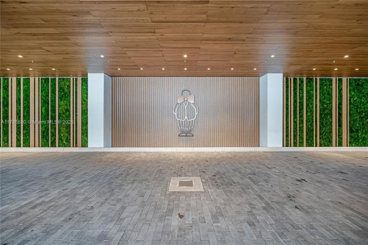 2678 Tigertail Ave, Unit 1205, Miami, FL 33133 Photo