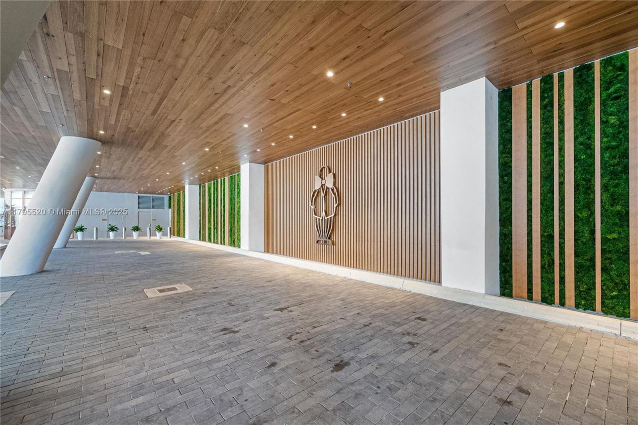 2678 Tigertail Ave, Unit 1205, Miami, FL 33133 Photo