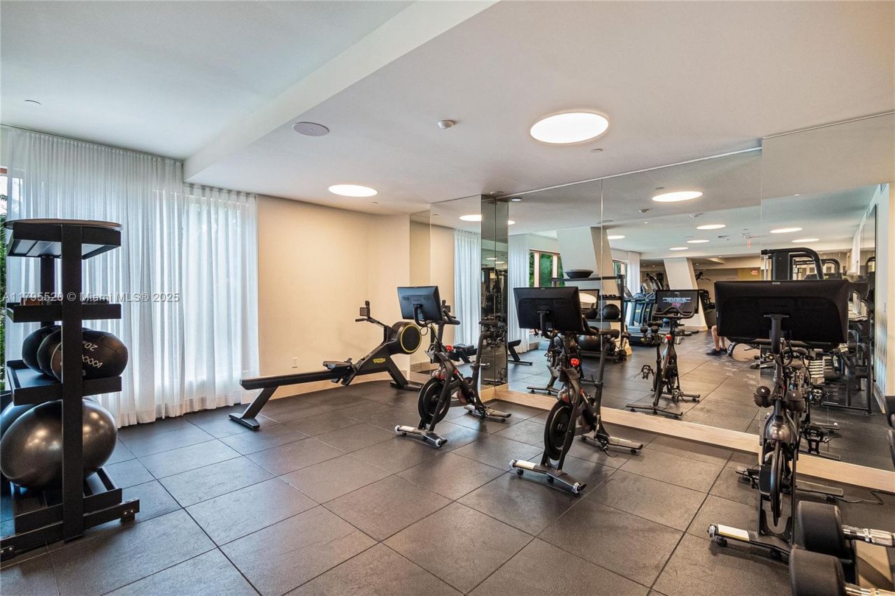 2678 Tigertail Ave, Unit 1205, Miami, FL 33133 Photo