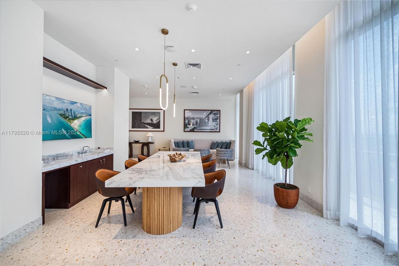 2678 Tigertail Ave, Unit 1205, Miami, FL 33133 Photo