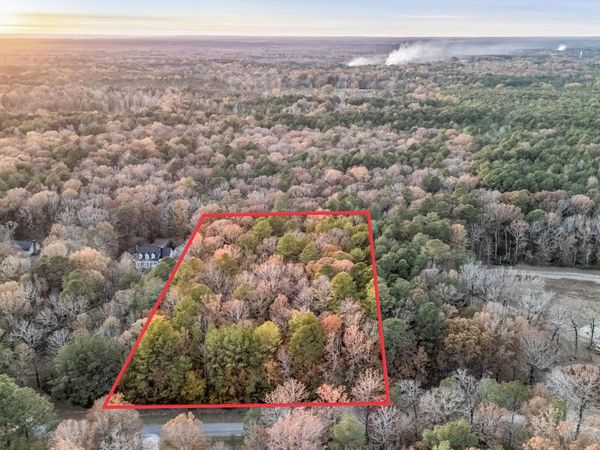 615 S Lk Dr, Starkville, MS 39759